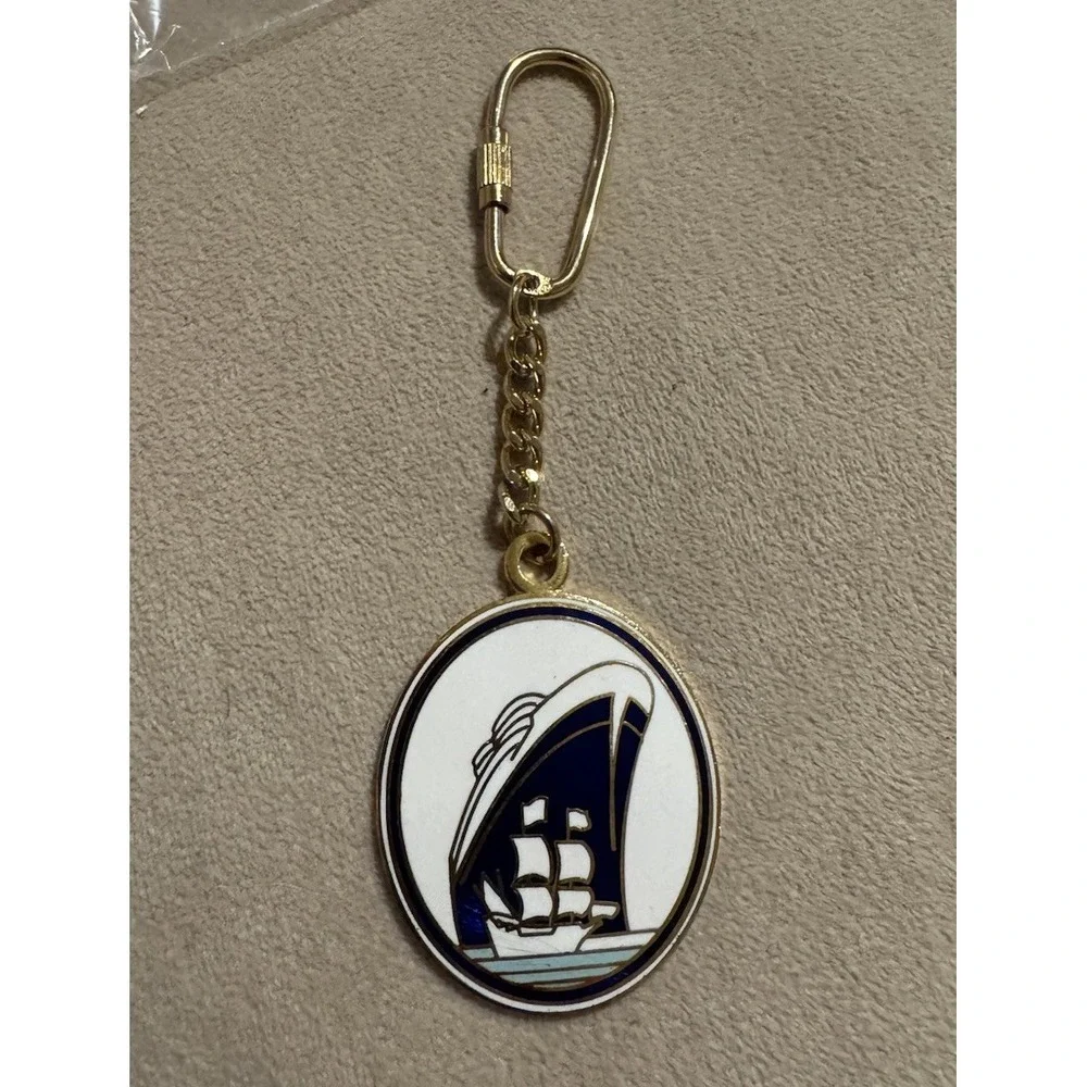 HOLLAND AMERICA LINE CRUISE SHIP METAL KEYCHAIN FOB